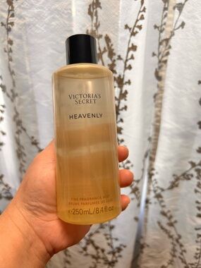 Victoria's Secret Heavenly Mist in Golden Amber and Black